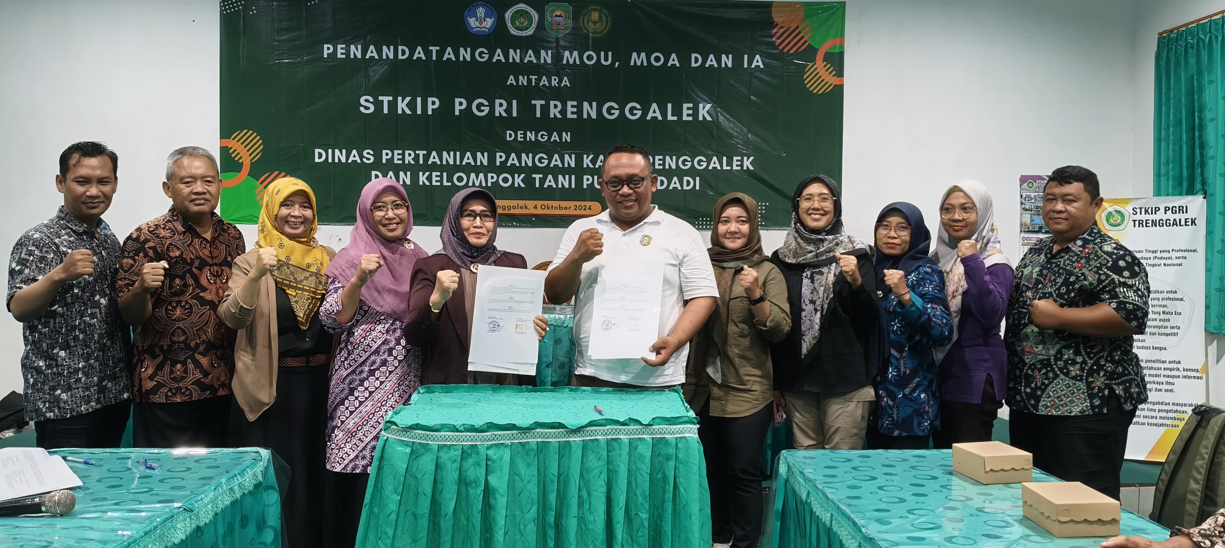 STKIP PGRI TRENGGALEK dengan DINAS PERTANIAN KABUPATEN TRENGGALEK dan KELOMPOK TANI PURWO DADI