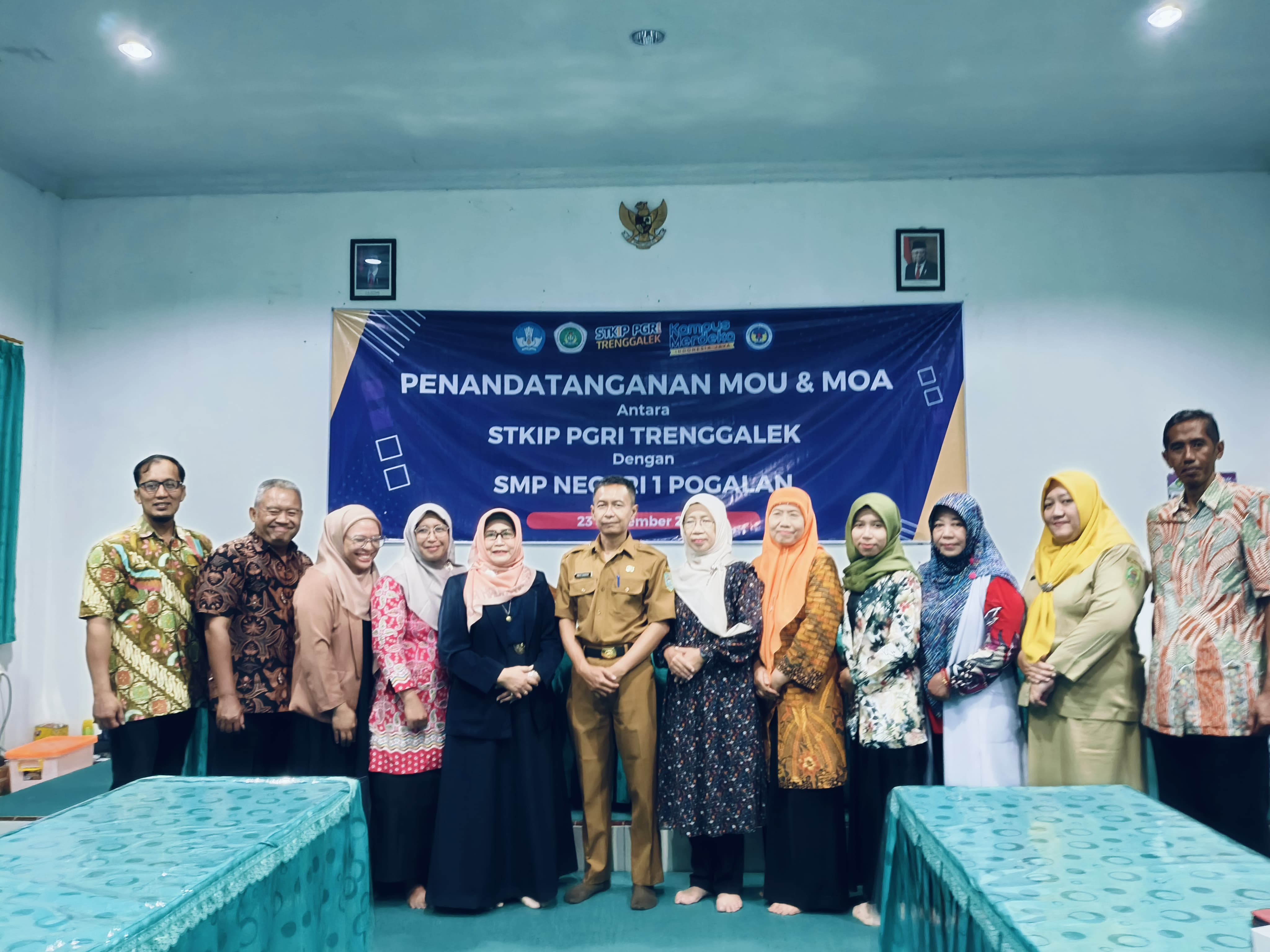 PENANDATANGANAN MoU STKIP PGRI TRENGGALEK DENGAN SMPN 1 POGALAN