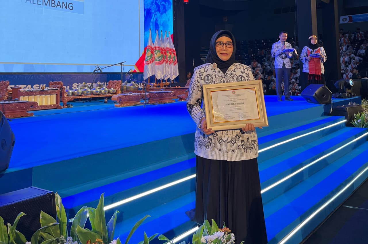Kampus Pudaya Raih Lima Anugerah Perguruan Tinggi PGRI Berprestasi Tahun 2025